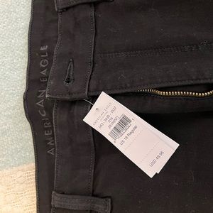 NWT! American Eagle black skinny jeans.